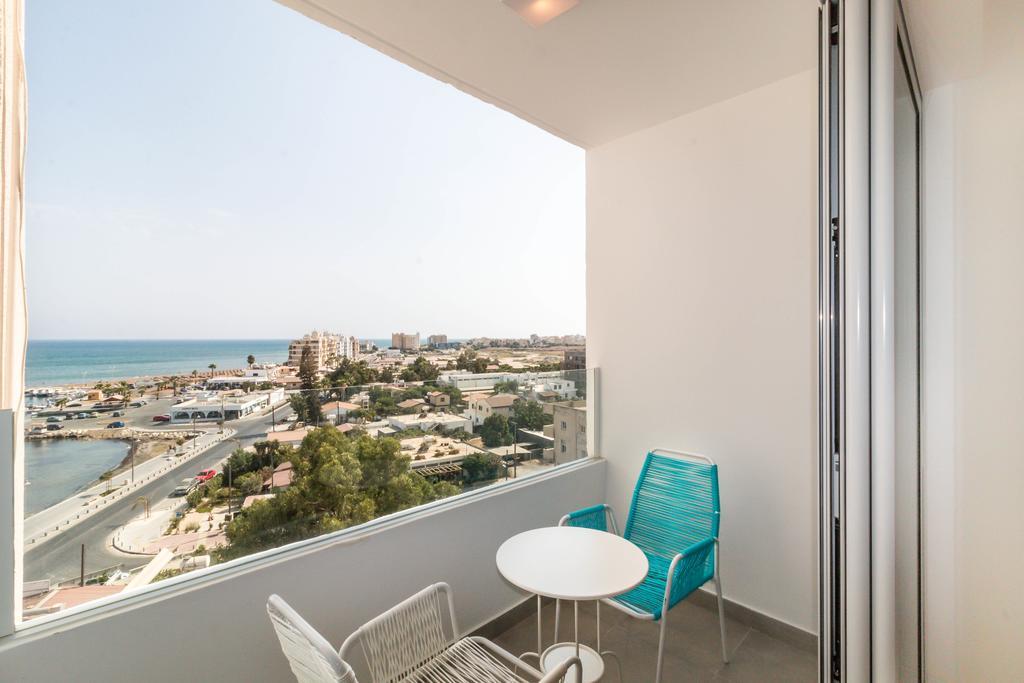 Limanaki Beach Aparment Larnaca Exterior photo
